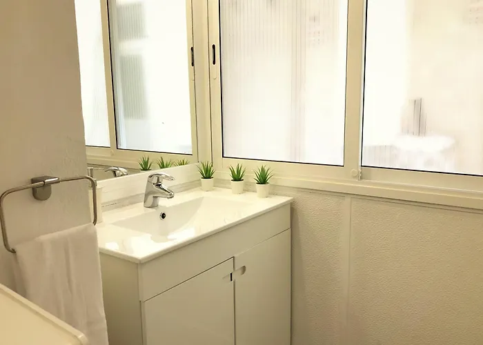 Sj1e Heart Of Baixa With New A/c Spacious Friendly *